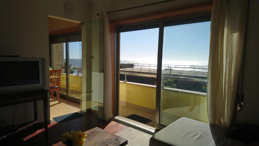 Beach front sunset apartment photo 4