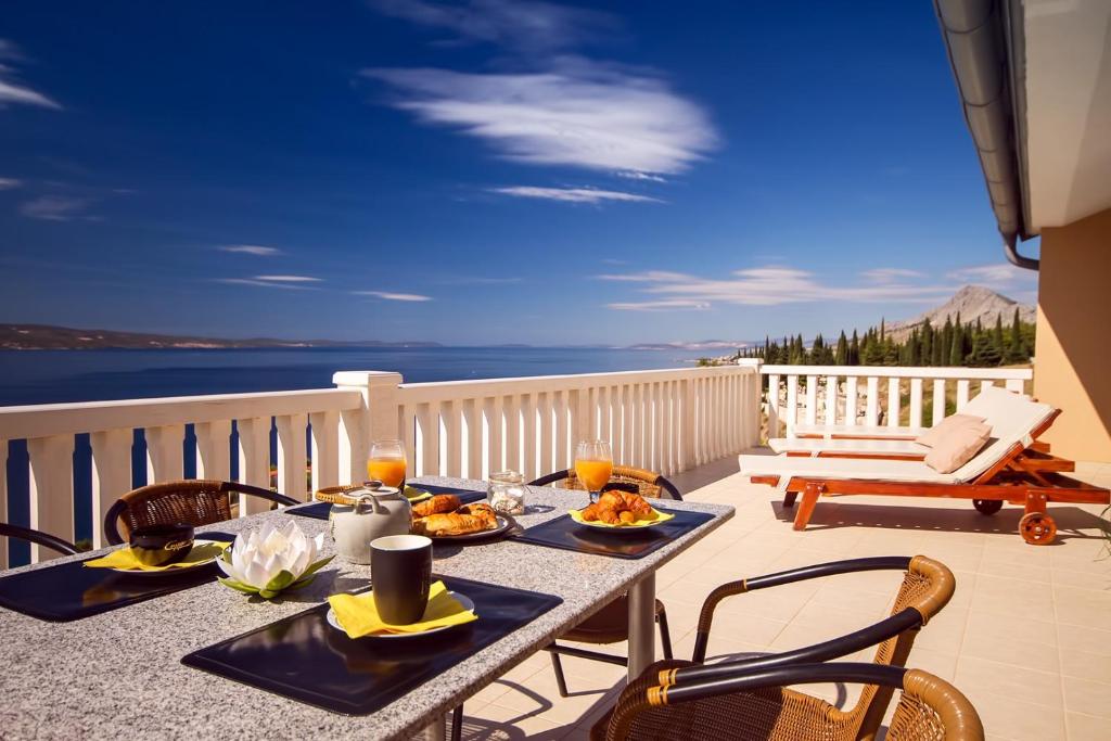 Villa Ana with private 50m2 pool, 7 bedrooms, 7 bathrooms, 18 persons max photo 1