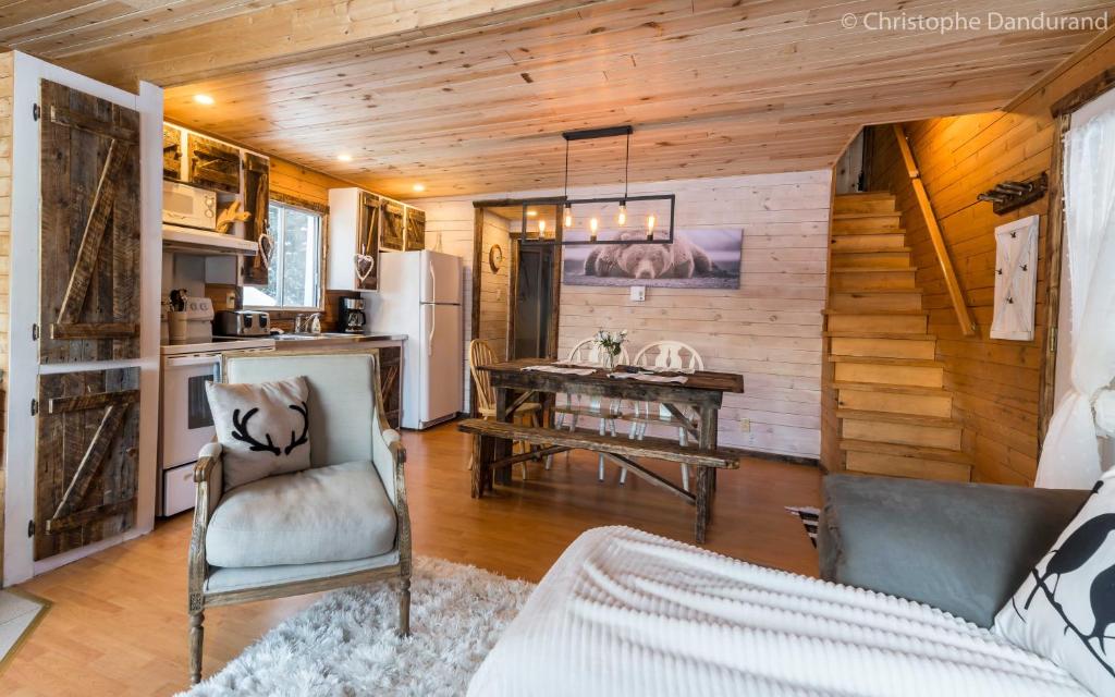 Chalet Le Pti Loup - Les Chalets Spa Canada photo 1