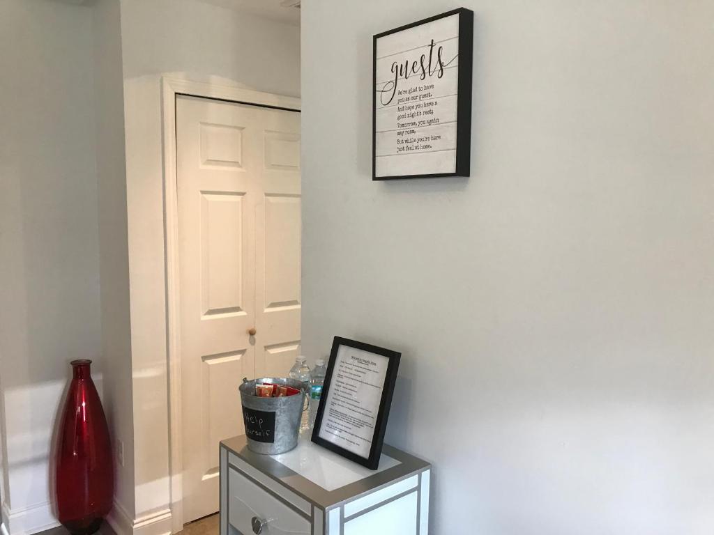 Peaceful Getaway for Two in Lincolnville/Quiet Area/2.3 Miles to Beach photo 2