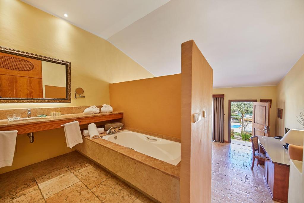 Pula Suites Boutique Resort photo 3