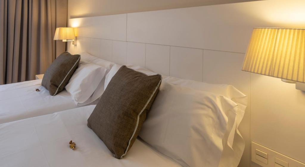 Hotel Rosamar Maxim - Adults Only +21 - Tap to explore photos