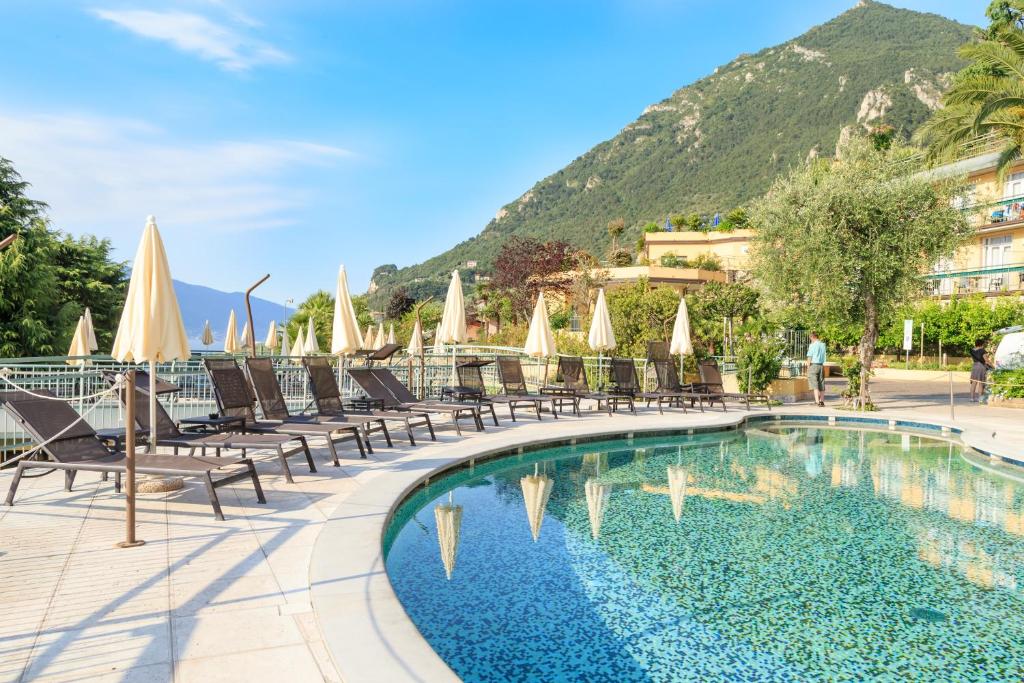Hotel Cristina photo 1