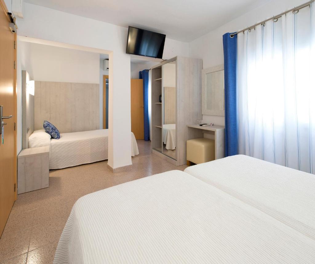 Hostal Roca photo 3
