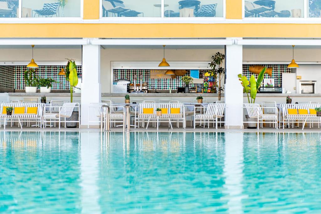 Atlantic Holiday Hotel photo 2
