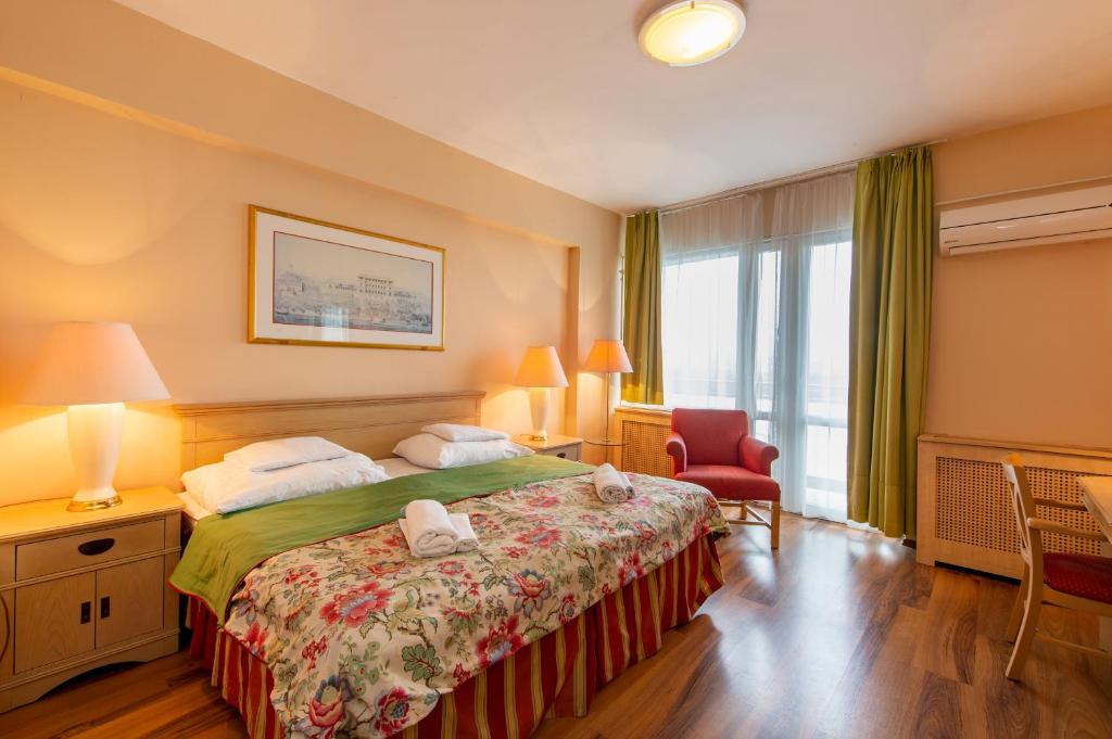 Двухместный (Стандартный двухместный номер с 1 кроватью и балконом), Hotel Fit Hévíz