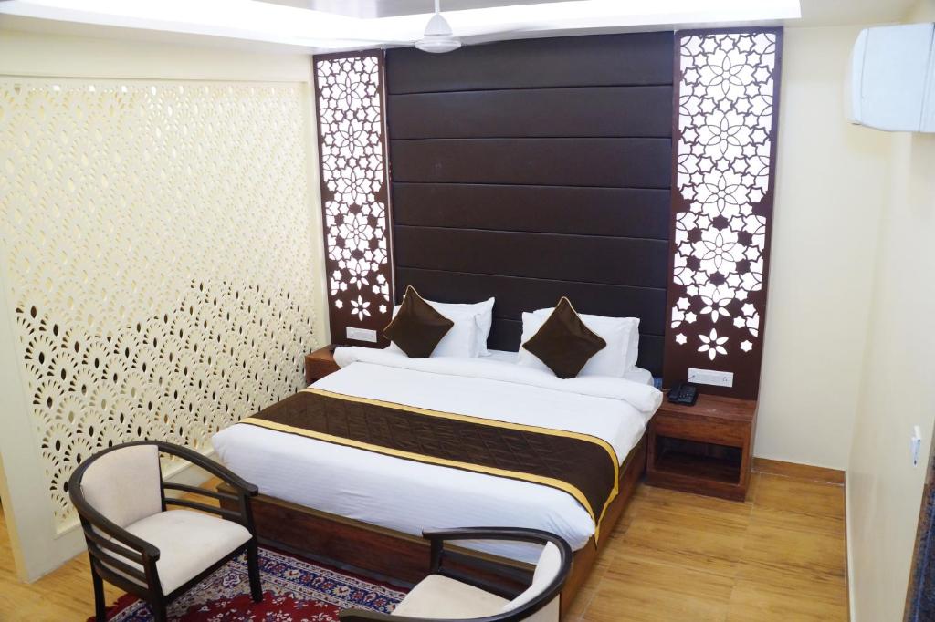 Двухместный (Номер с кроватью размера «king-size»), HOTEL SHIVOY GRAND