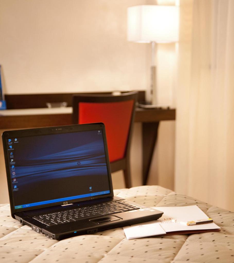 Breaking Business Hotel photo 2