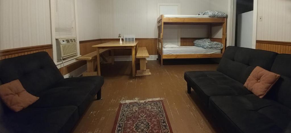 Aunt Jane's Yellow House photo 2