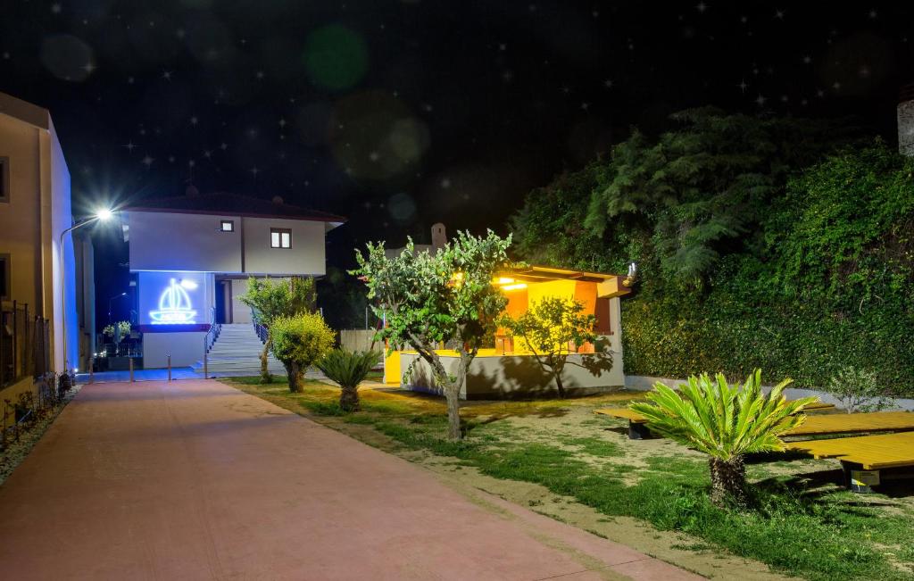 Rent House Karavi photo 3