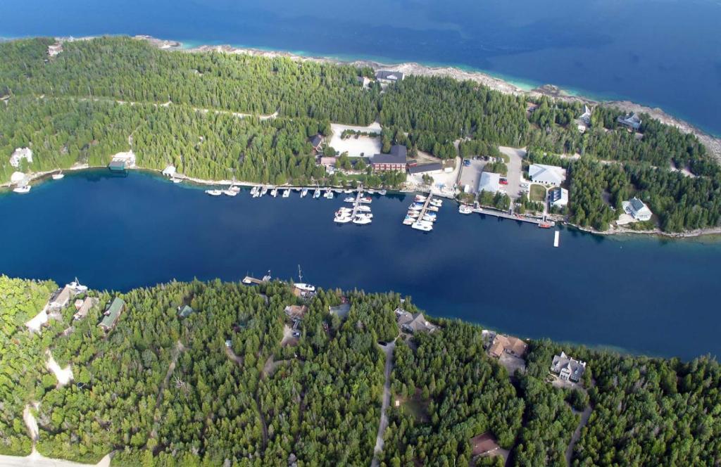 Big Tub Resort & Marina photo 2