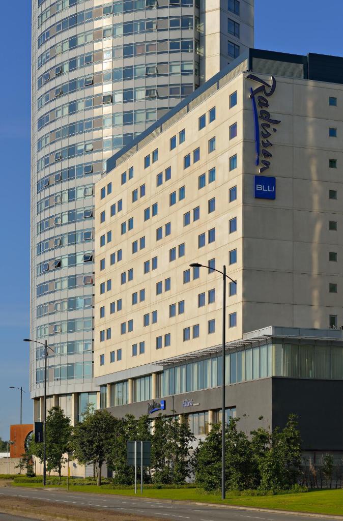 Radisson Blu Hotel Liverpool - Tap to explore photos