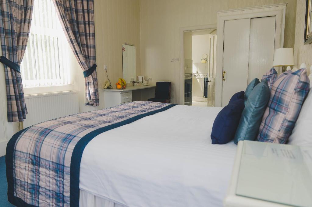 Sunninghill Hotel photo 2