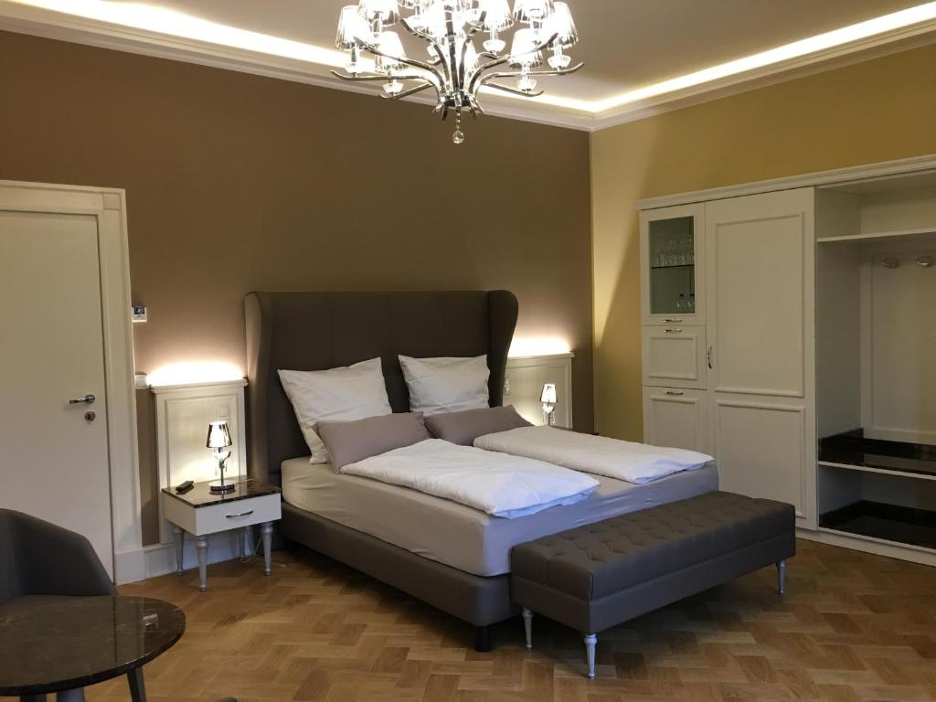 Сьюит (Улучшенный люкс), Schlosshotel Kommende Ramersdorf