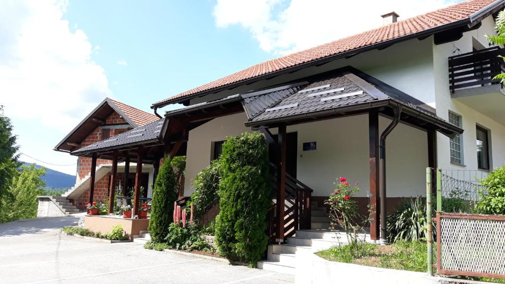 House Zlatko photo 1
