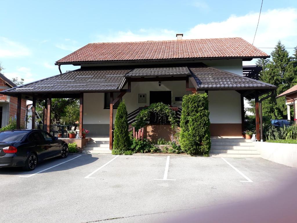 House Zlatko photo 2
