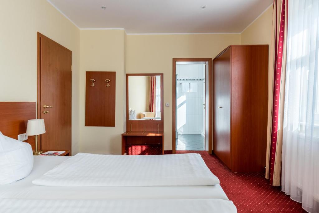 Двухместный (Стандартный двухместный номер с 1 кроватью), AZIMUT Hotel Dresden