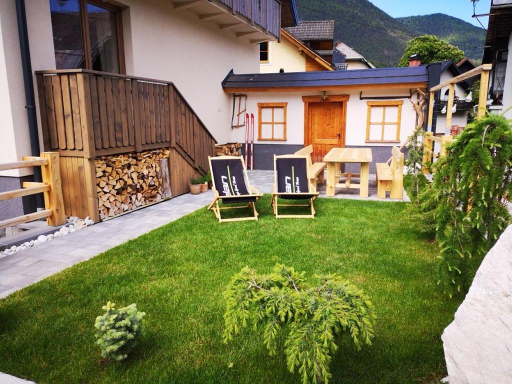 Hiša Pod gorami**** - house with wellness photo 1