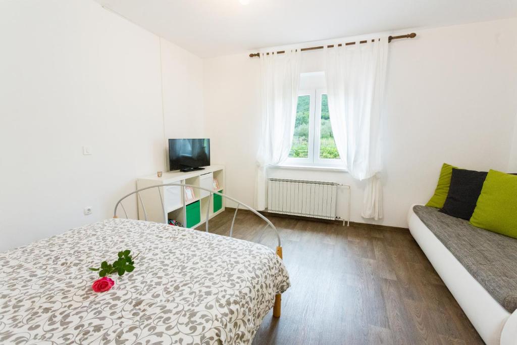Moments Apartment photo 3