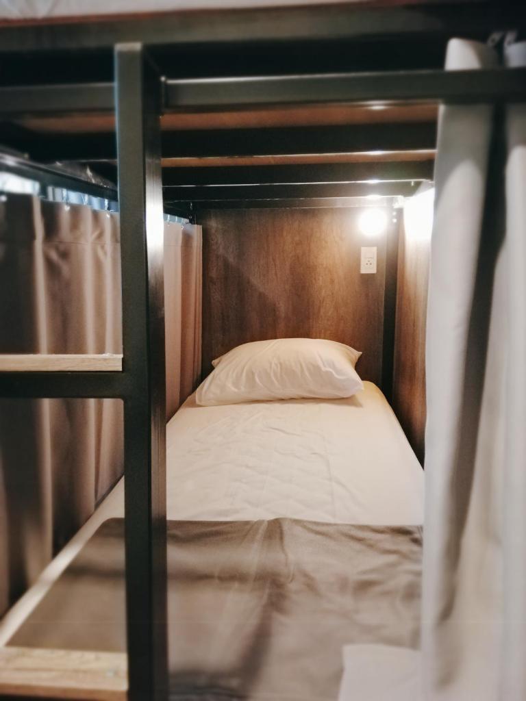 Четырехместный (Четырехместный номер с общей ванной комнатой), White House Hostel