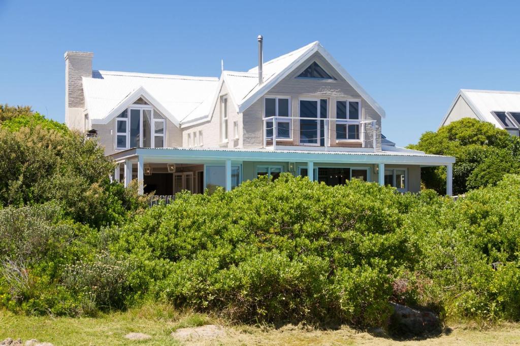 Fin Whale Beach House photo 3