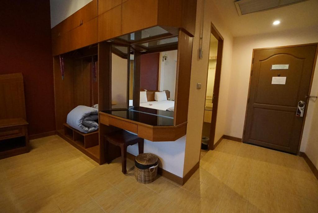 Country Lake View Hotel photo 4