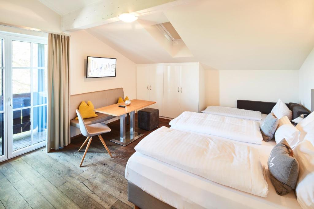 Семейный (Стандартный семейный номер), Hotel Gerl