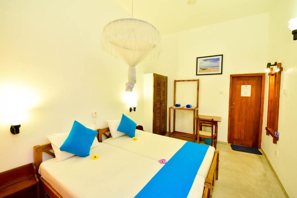 Двухместный (Двухместный номер Делюкс с 1 кроватью), International Beach Hotel & Restaurant