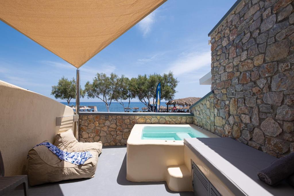 Cyclops Beach Apartments photo 1