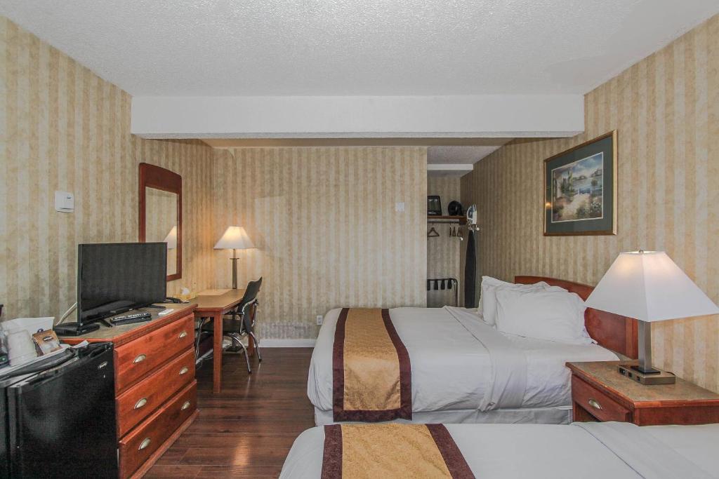 Canadas Best Value Inn Chinook Station photo 2