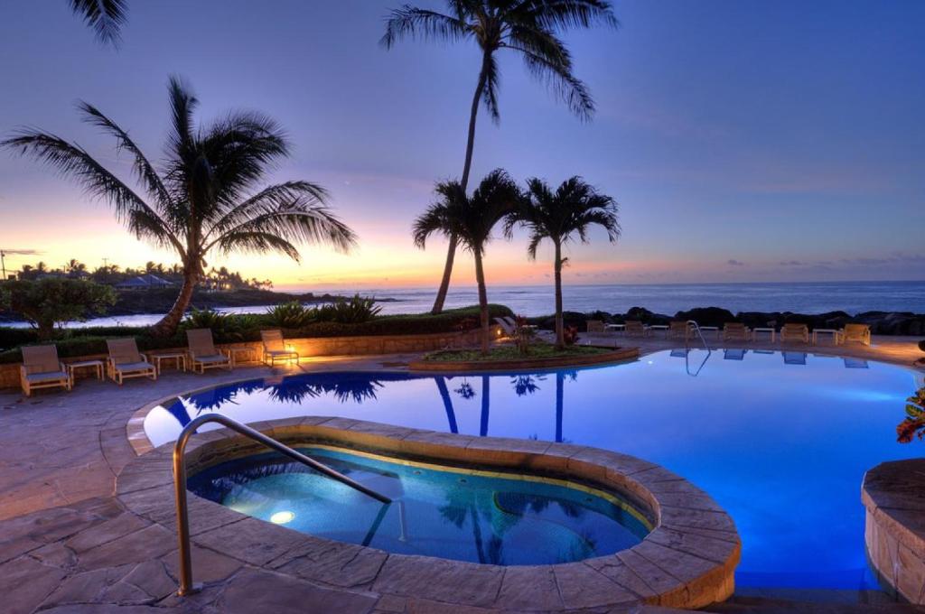 Whalers Cove Oceanfront Resort image