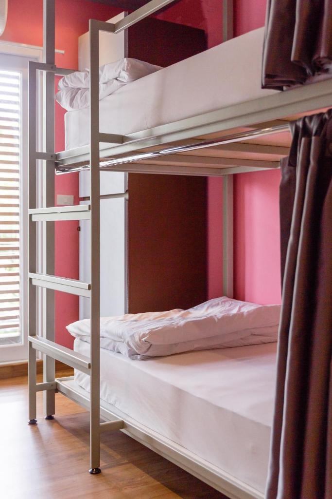 Номер (Bed in 8-Bed Ladies Dormitory Room), Хостел Siamaze