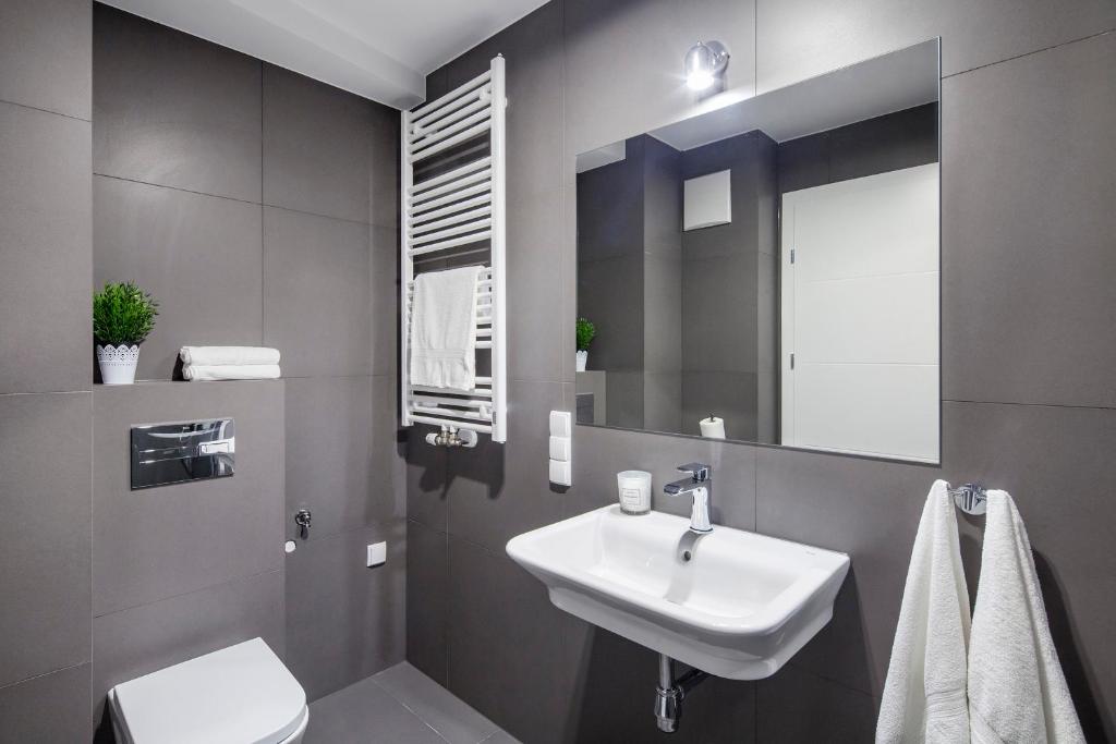 Апартаменты (Апартаменты с террасой), Sleepy3city Aparthotel Batorego 9