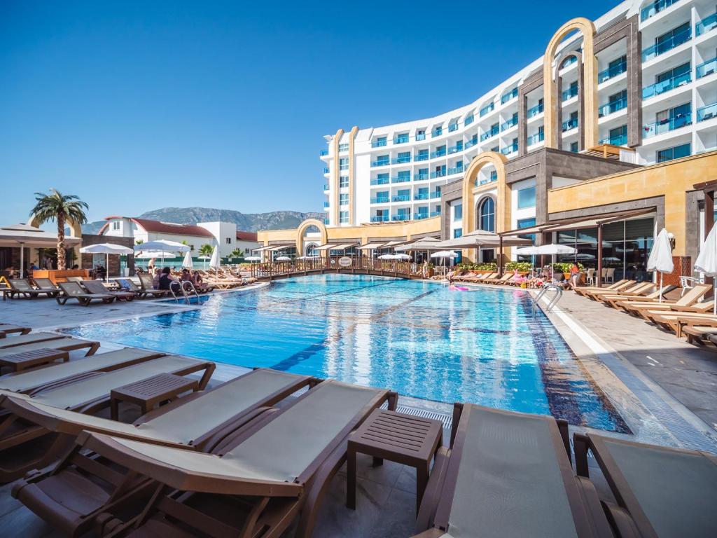 The Lumos Deluxe Resort Hotel & Spa photo 4