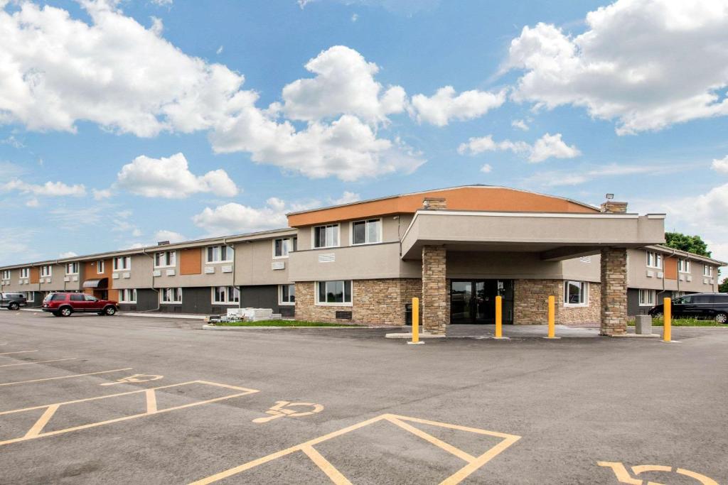 Quality Inn Madison West Near University Area image