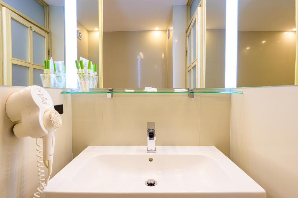 Двухместный (Стандартный двухместный номер с 1 кроватью), Hotel Christina Plus