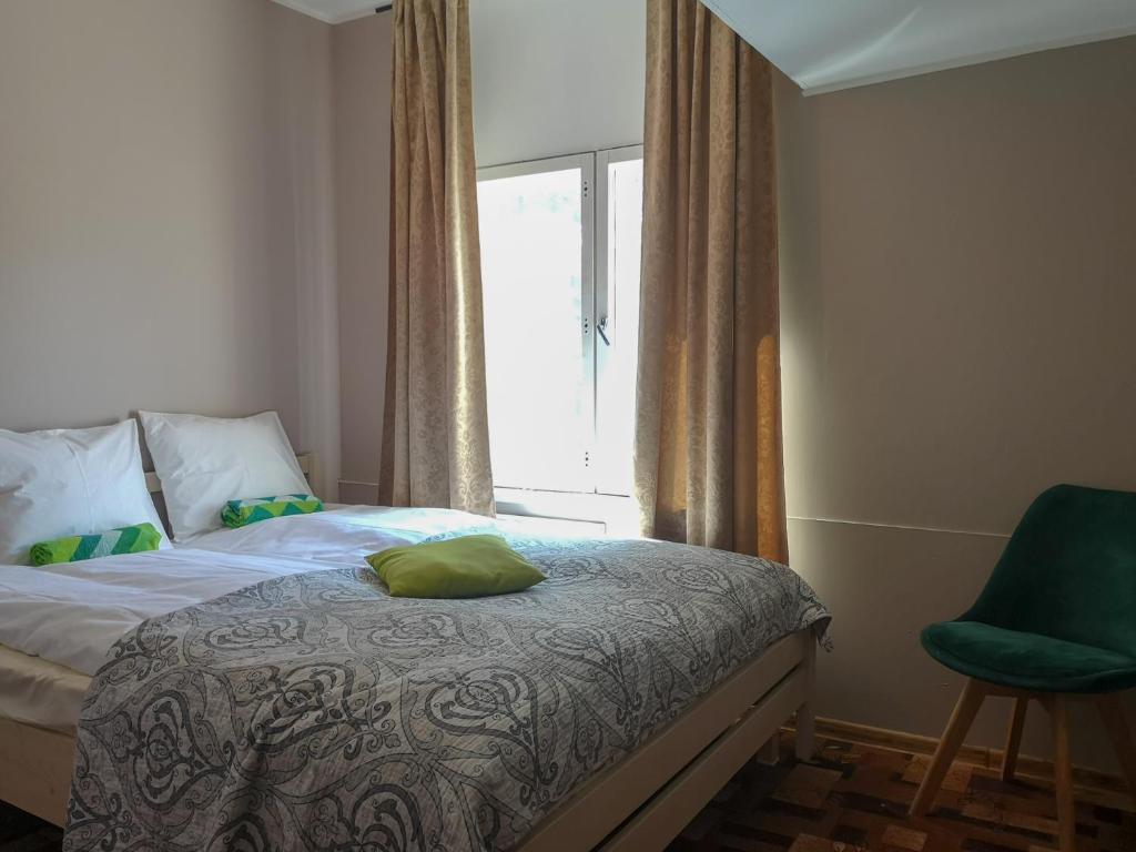 Двухместный (Двухместный номер с 1 кроватью и общей ванной комнатой), Villa Kadriorg Hostel