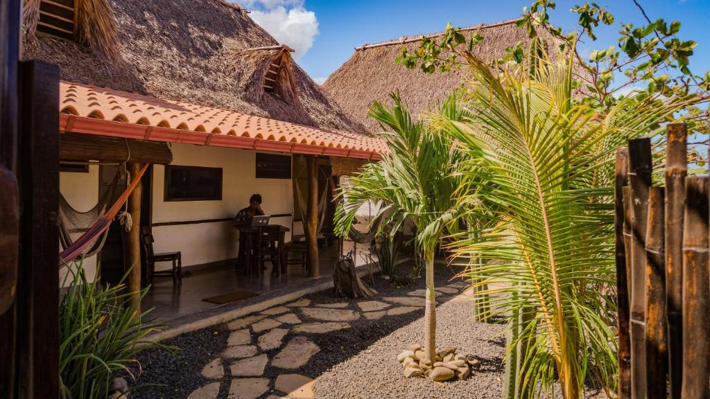 Vibra Guesthouse Popoyo photo 1