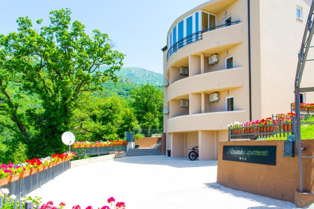 Alessandra Apartments photo 4