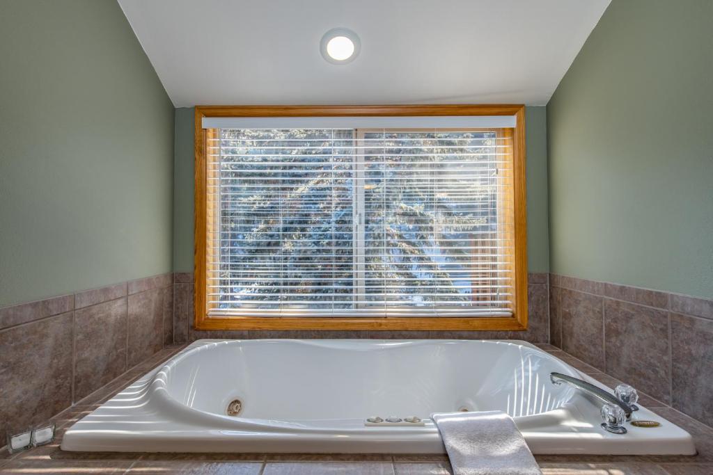 StoneBrook Resort - Adult Only photo 3