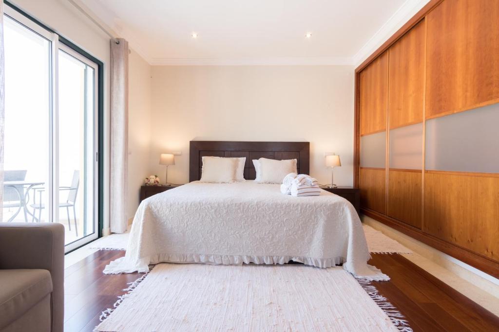Villa Ria Rose, Alto da Ria 23 - jacuzzi and beach photo 2