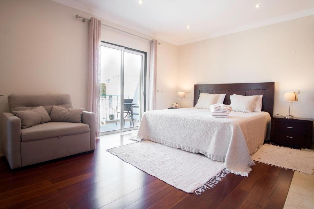 Villa Ria Rose, Alto da Ria 23 - jacuzzi and beach photo 1