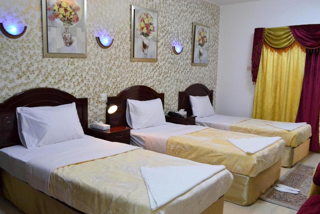 Трехместный (Трехместный номер с балконом), Отель TAJ AL BARAHA HOTEL L.L.C