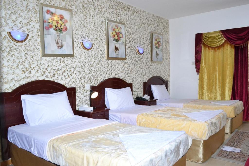 Трехместный (Трехместный номер с балконом), Отель TAJ AL BARAHA HOTEL L.L.C