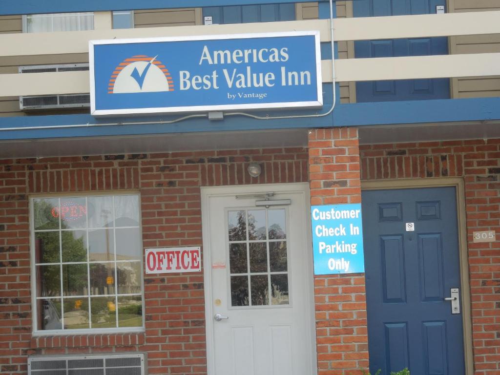 Americas Best Value Inn Maumee/Toledo photo 3