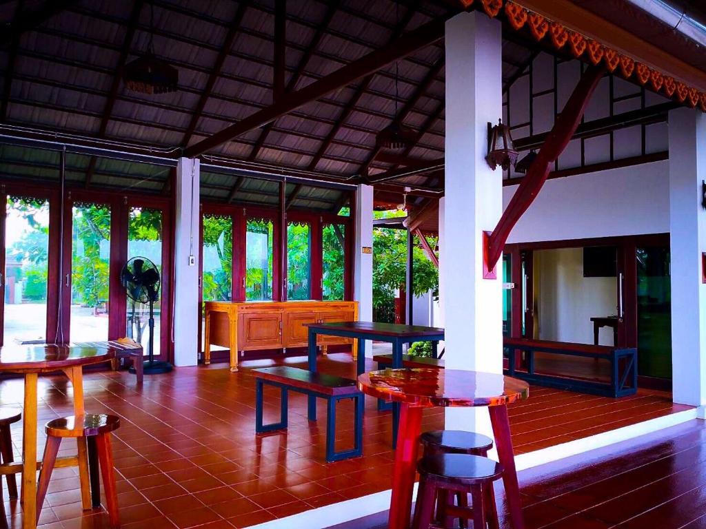 Khum Nakhon Hotel photo 1
