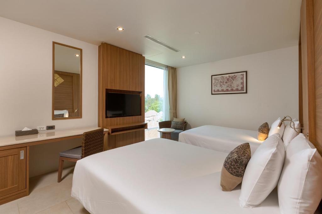 Сьюит (LL1N: Люкс Residence с 1 спальней, без балкона), Курортный отель Grand West Sands Resort & Villas Phuket