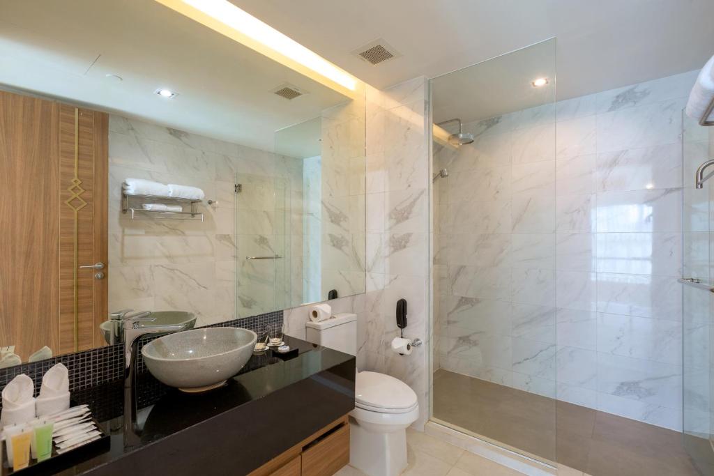 Сьюит (LL1N: Люкс Residence с 1 спальней, без балкона), Курортный отель Grand West Sands Resort & Villas Phuket