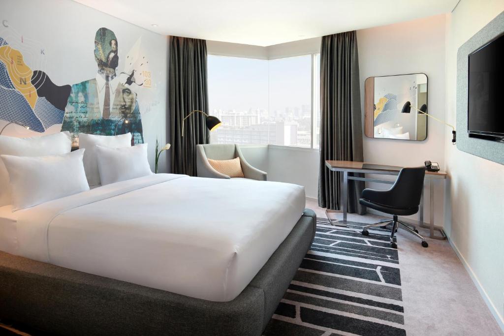 Двухместный (Номер Делюкс с кроватью размера «king-size»), Novotel Jakarta Cikini
