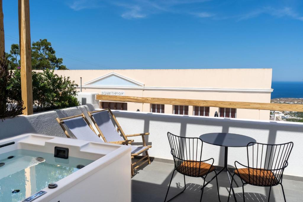Сьюит (Люкс с гидромассажной ванной на открытом воздухе и террасой), Lemon Suites Santorini